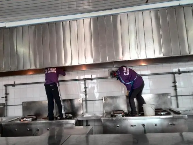 徐州油烟机净化器清洁油烟管道清洗的注意事项